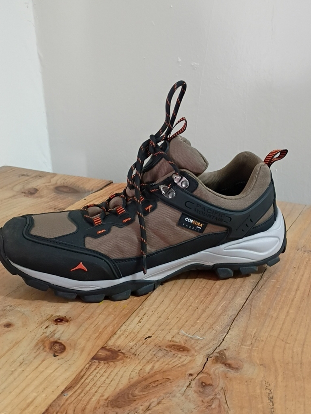 Pacific Mountain Men's Gunnison Low (Khaki/Orange/Black) Size 11.5